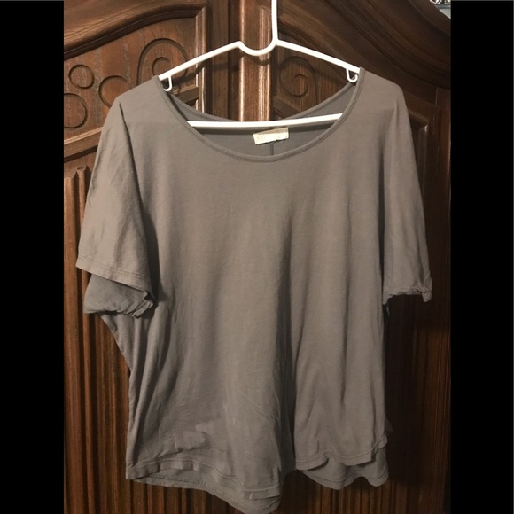 Simple & Soft Large Gray Shirt - Picture 1 of 3
